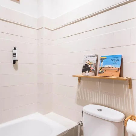 Spacious & Sunny With Terrace In The Center Apartment *