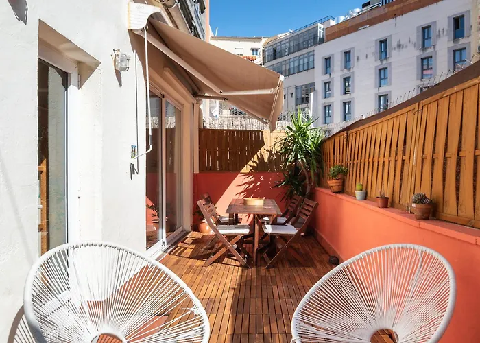 Apartman Spacious & Sunny With Terrace In The Center *