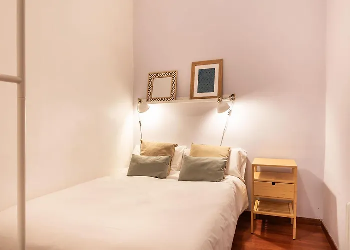 Spacious & Sunny With Terrace In The Center Barcelona