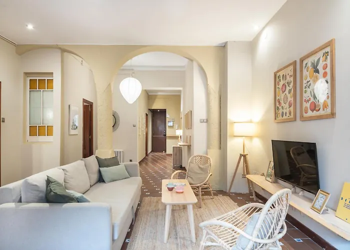 Spacious & Sunny With Terrace In The Center Apartman *